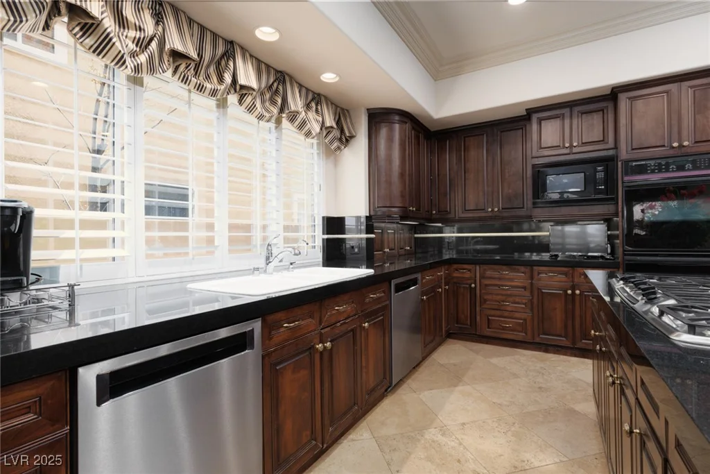 9000 Thornbury, Las Vegas, NV 89134