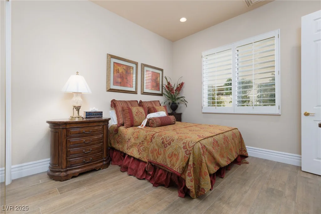 9000 Thornbury, Las Vegas, NV 89134