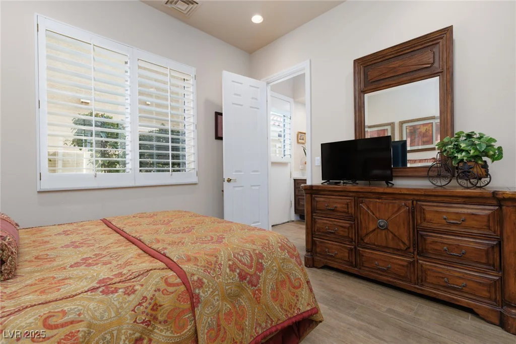 9000 Thornbury, Las Vegas, NV 89134