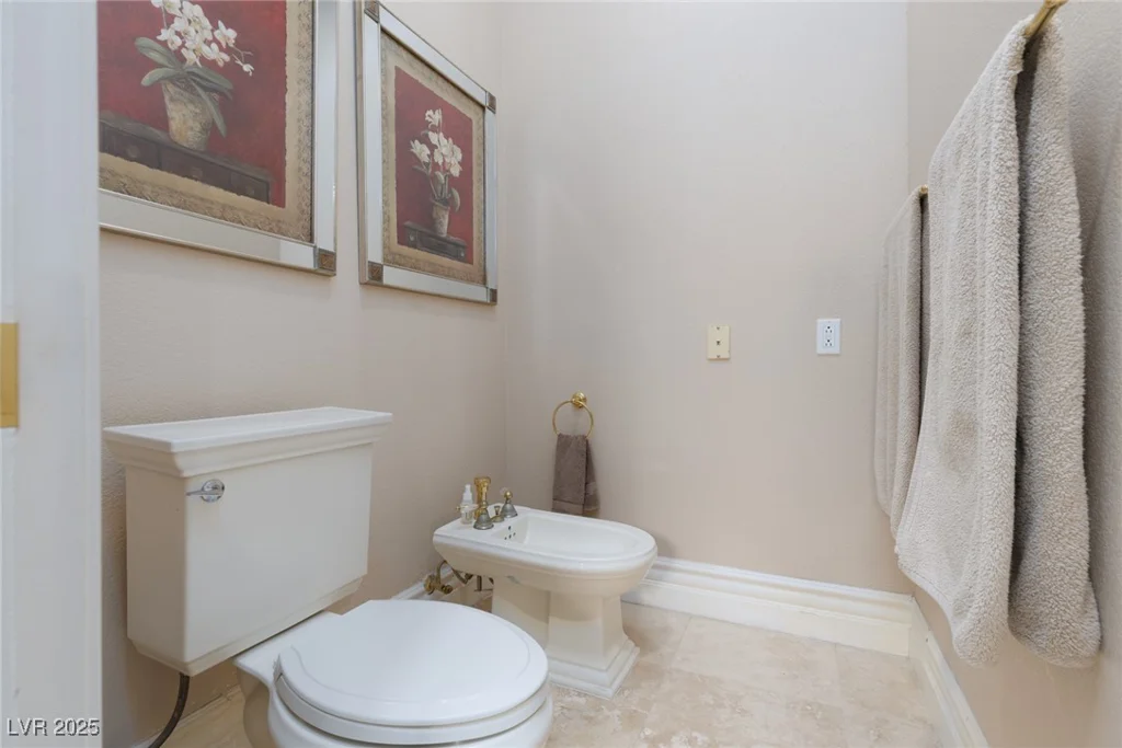 9000 Thornbury, Las Vegas, NV 89134