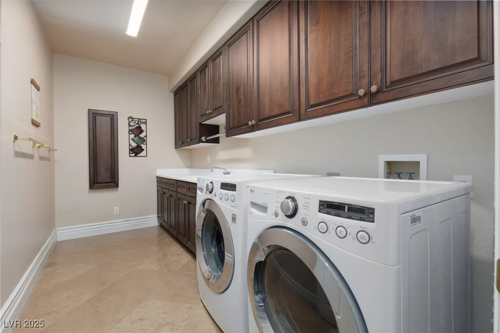 9000 Thornbury, Las Vegas, NV 89134