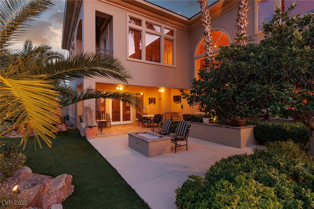 9000 Thornbury, Las Vegas, NV 89134