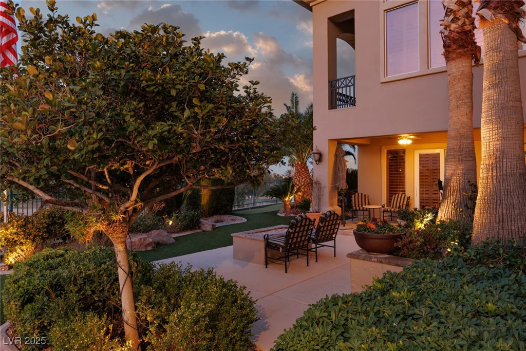 9000 Thornbury, Las Vegas, NV 89134