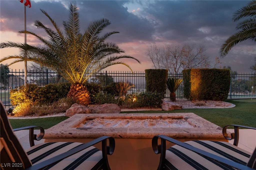 9000 Thornbury, Las Vegas, NV 89134