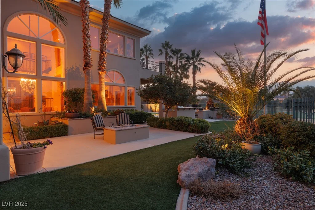 9000 Thornbury, Las Vegas, NV 89134