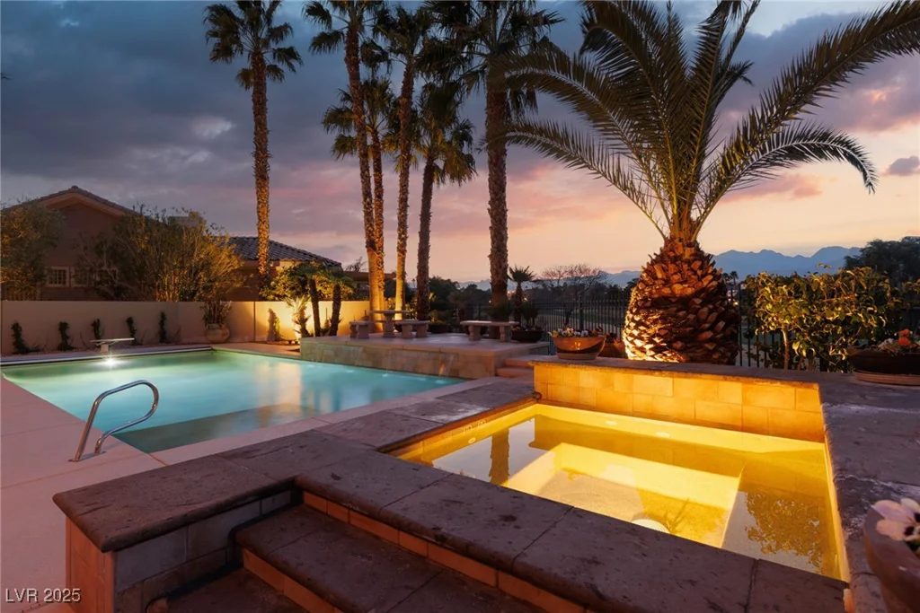 9000 Thornbury, Las Vegas, NV 89134