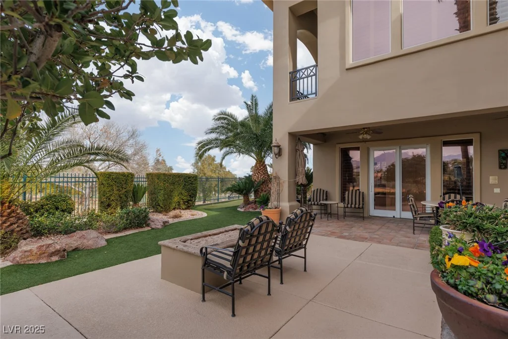 9000 Thornbury, Las Vegas, NV 89134