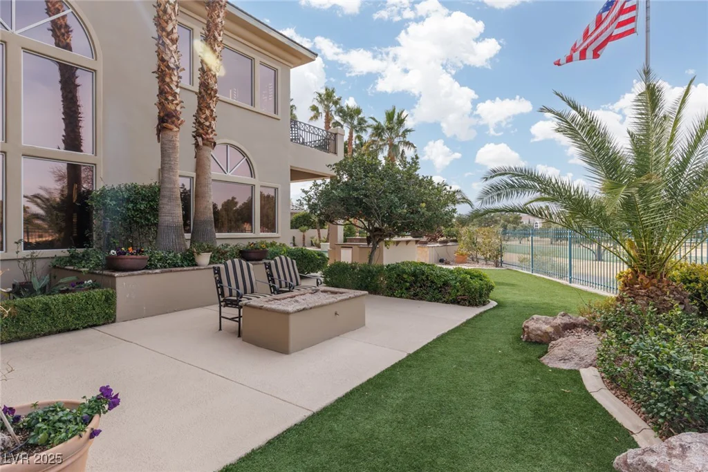 9000 Thornbury, Las Vegas, NV 89134