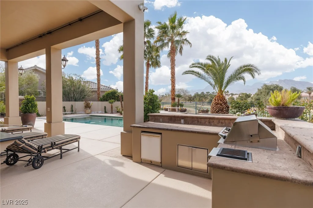 9000 Thornbury, Las Vegas, NV 89134