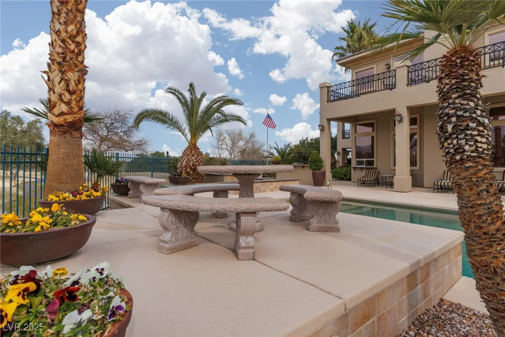 9000 Thornbury, Las Vegas, NV 89134