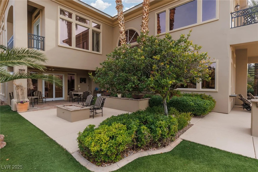 9000 Thornbury, Las Vegas, NV 89134