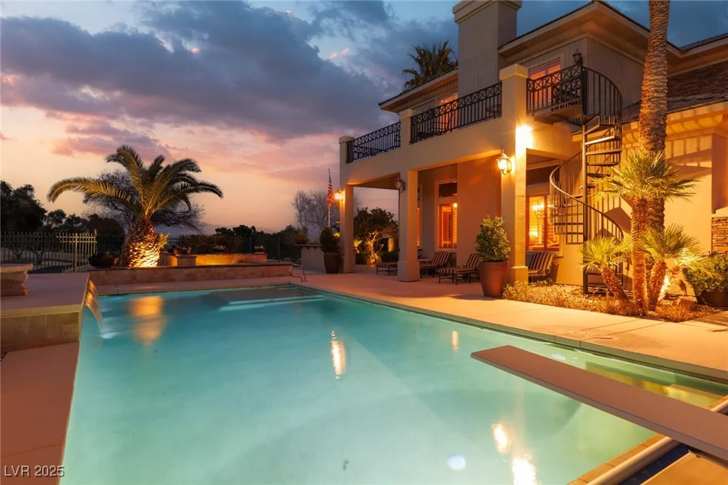 9000 Thornbury, Las Vegas, NV 89134