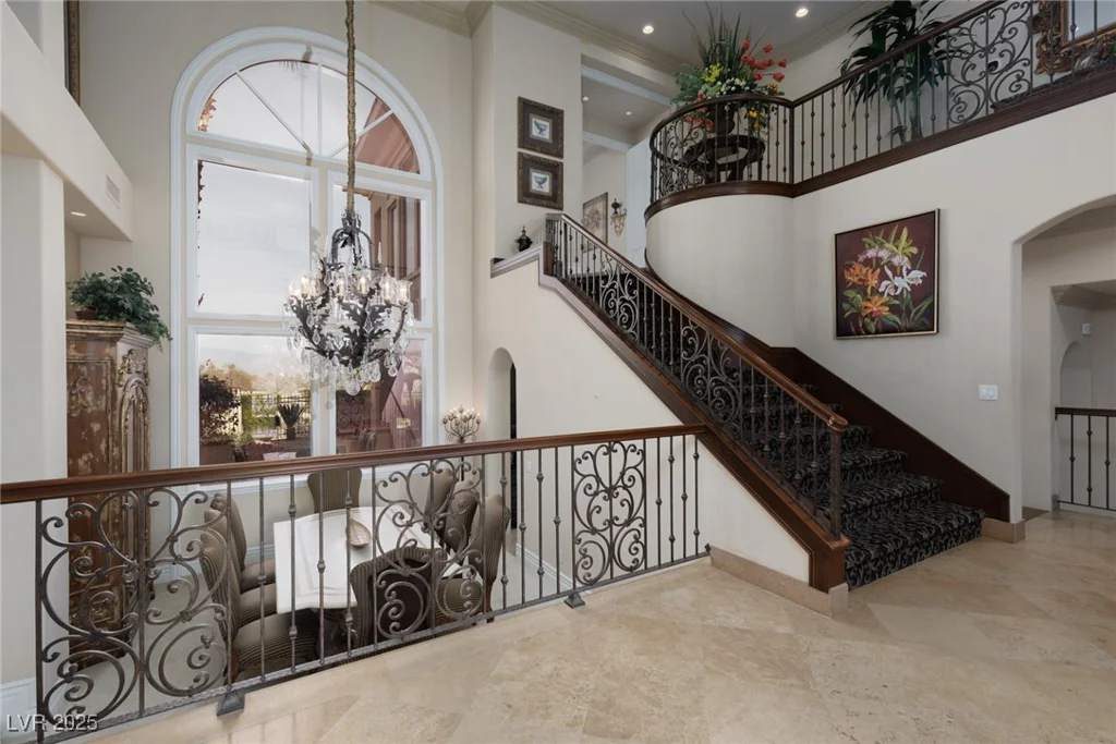 9000 Thornbury, Las Vegas, NV 89134