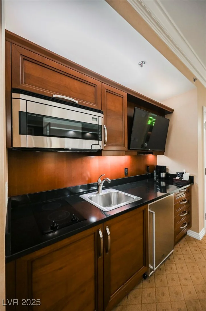 145 HARMON, Las Vegas, NV 89109