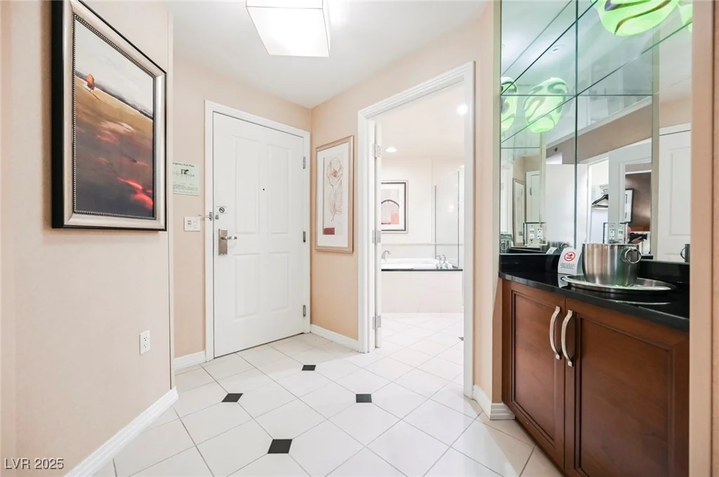 145 HARMON, Las Vegas, NV 89109