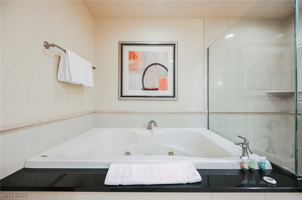 145 HARMON, Las Vegas, NV 89109