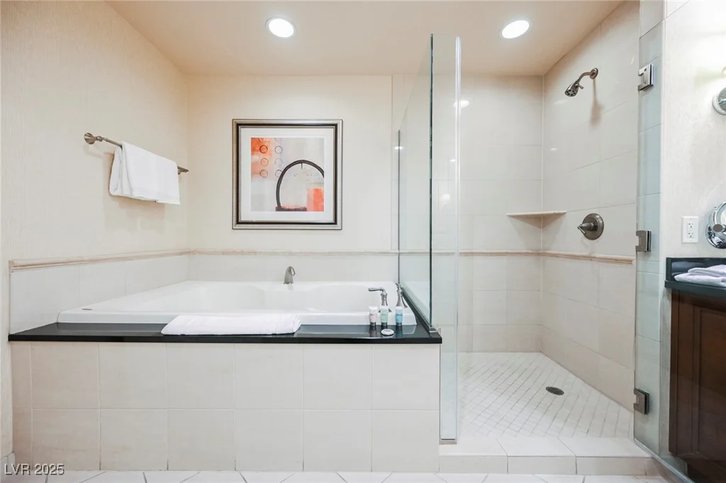 145 HARMON, Las Vegas, NV 89109