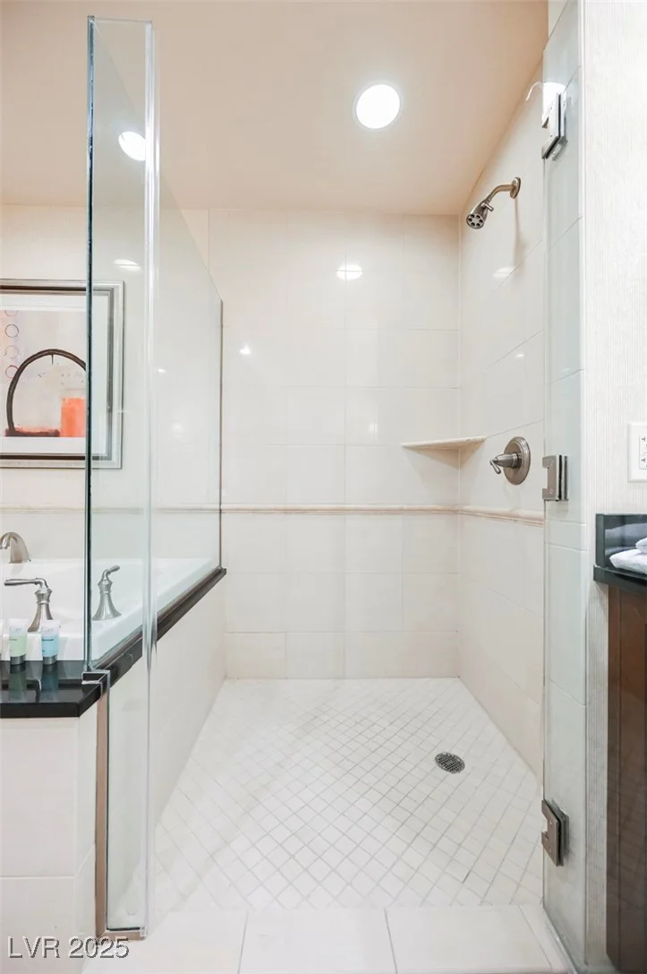 145 HARMON, Las Vegas, NV 89109