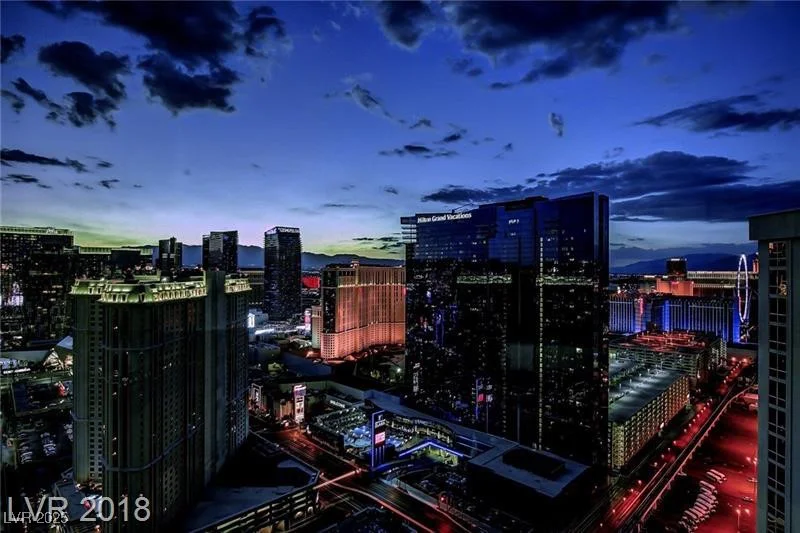 145 HARMON, Las Vegas, NV 89109