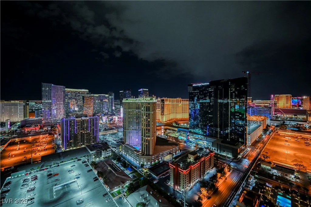 145 HARMON, Las Vegas, NV 89109