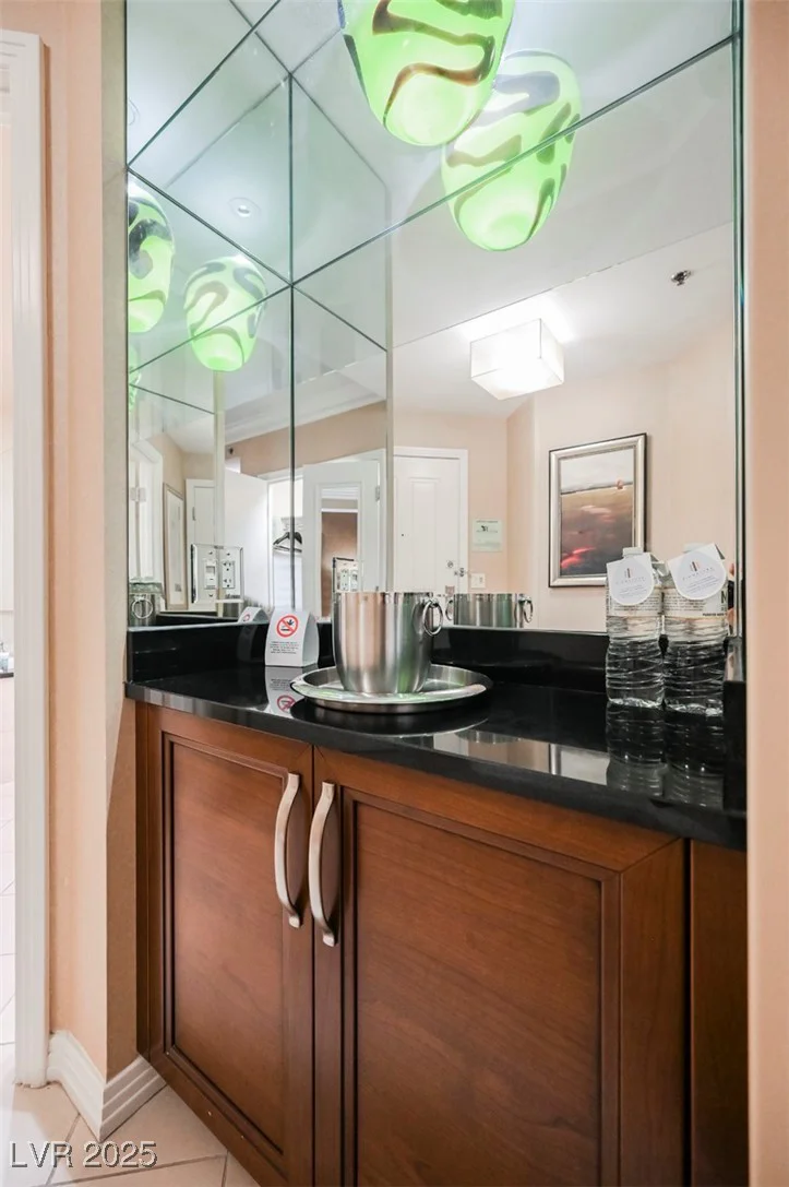 145 HARMON, Las Vegas, NV 89109