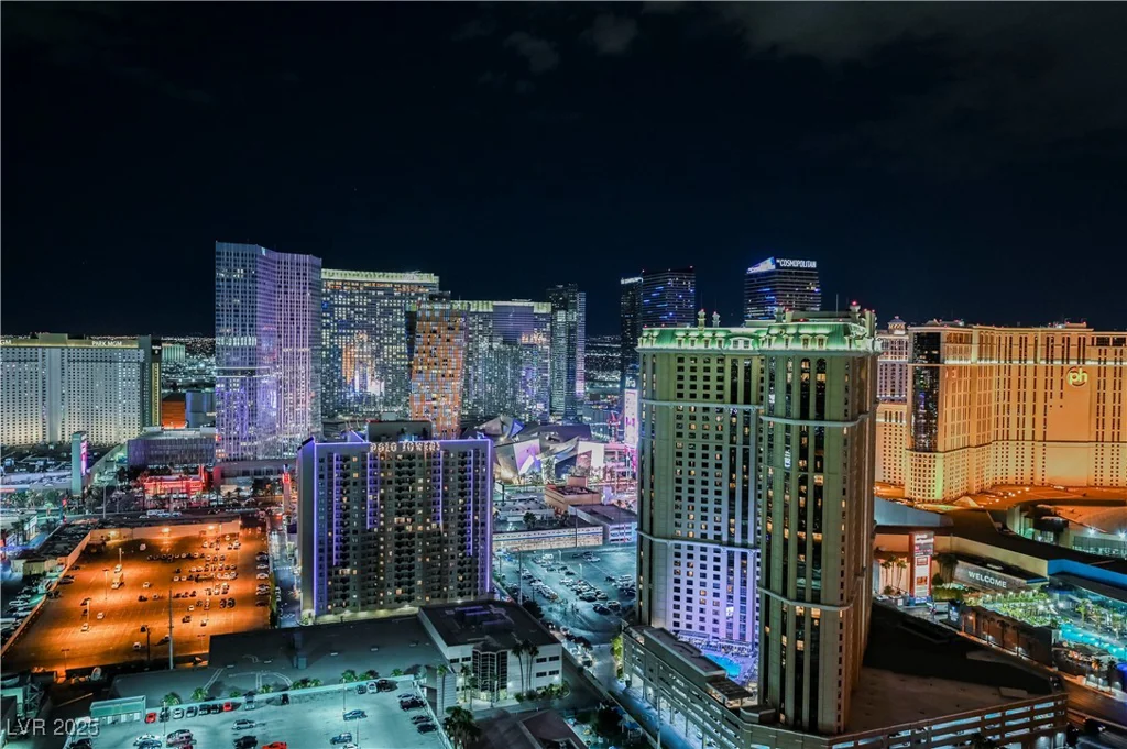 145 HARMON, Las Vegas, NV 89109