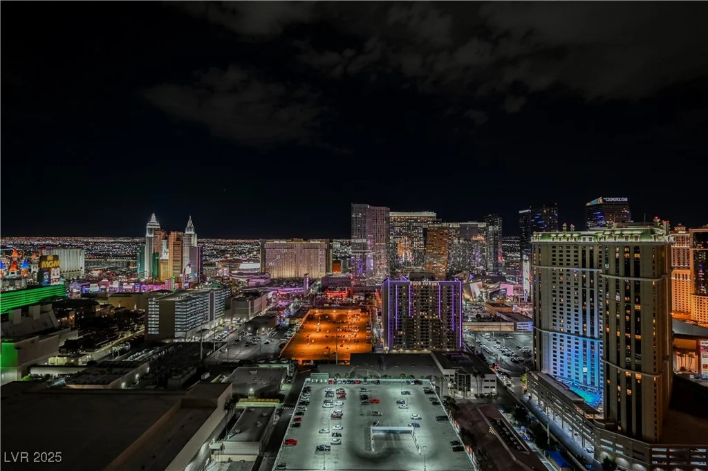 145 HARMON, Las Vegas, NV 89109