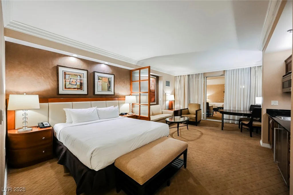 145 HARMON, Las Vegas, NV 89109
