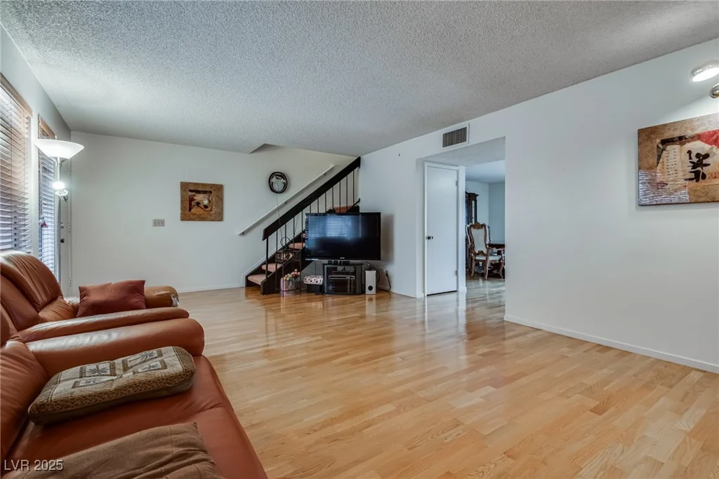 3301 China, Las Vegas, NV 89121