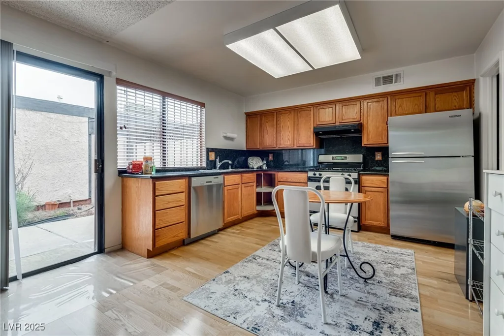 3301 China, Las Vegas, NV 89121