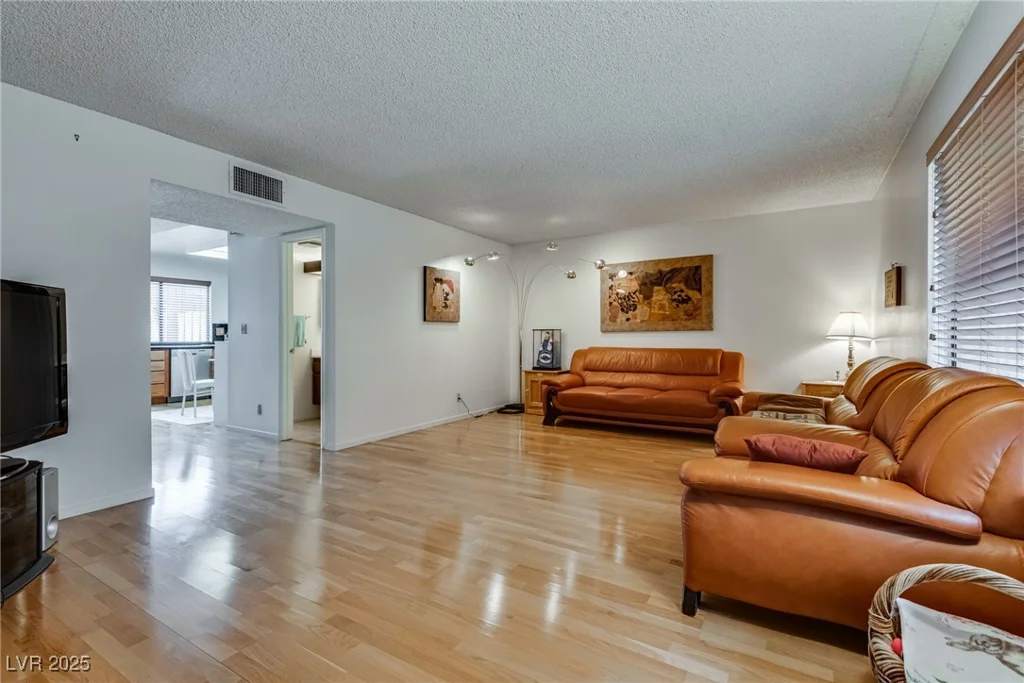 3301 China, Las Vegas, NV 89121