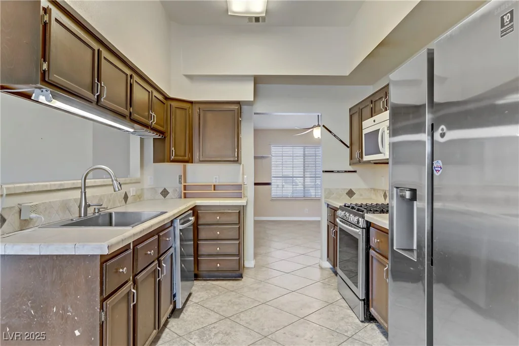 4629 Cattleman, North Las Vegas, NV 89031