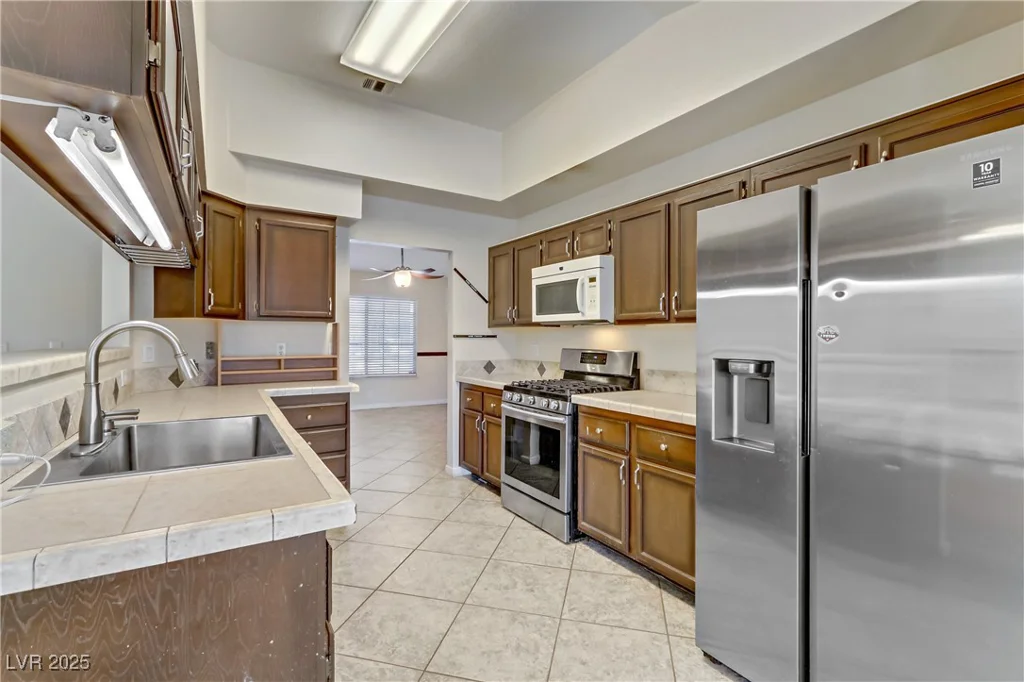4629 Cattleman, North Las Vegas, NV 89031