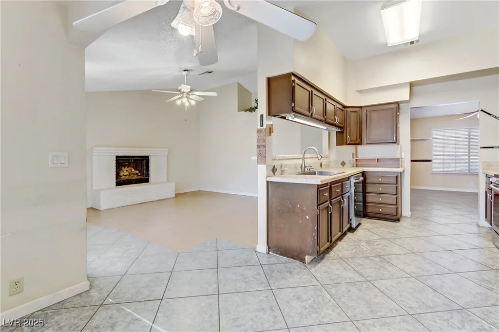 4629 Cattleman, North Las Vegas, NV 89031