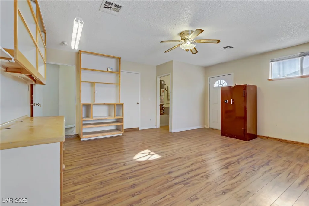4629 Cattleman, North Las Vegas, NV 89031