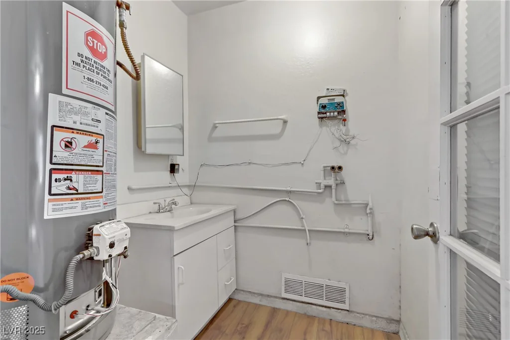 4629 Cattleman, North Las Vegas, NV 89031