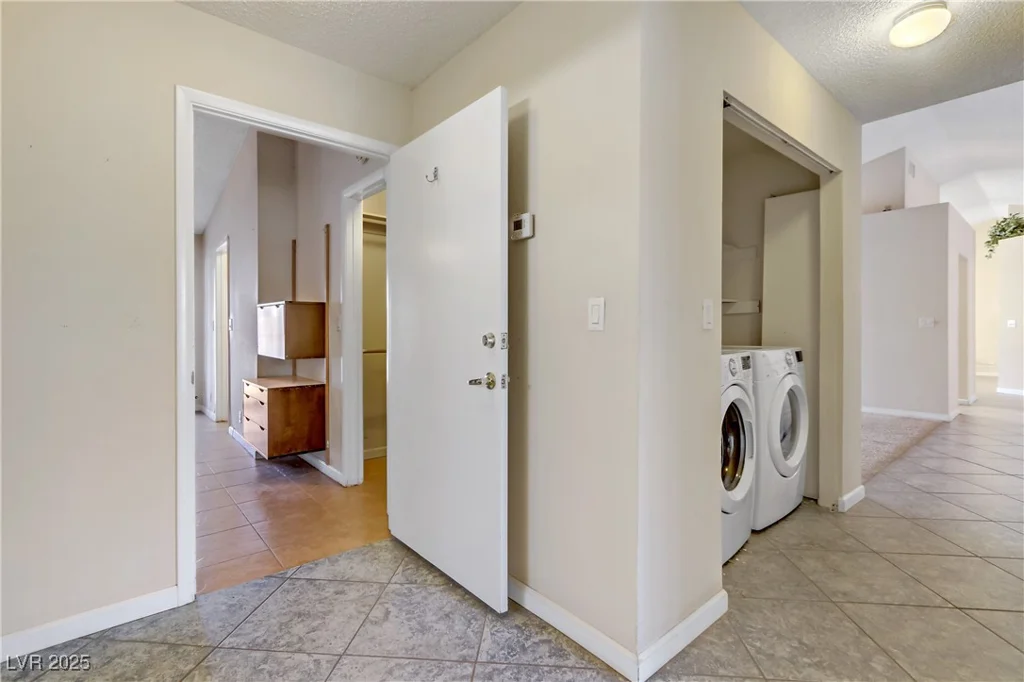 4629 Cattleman, North Las Vegas, NV 89031