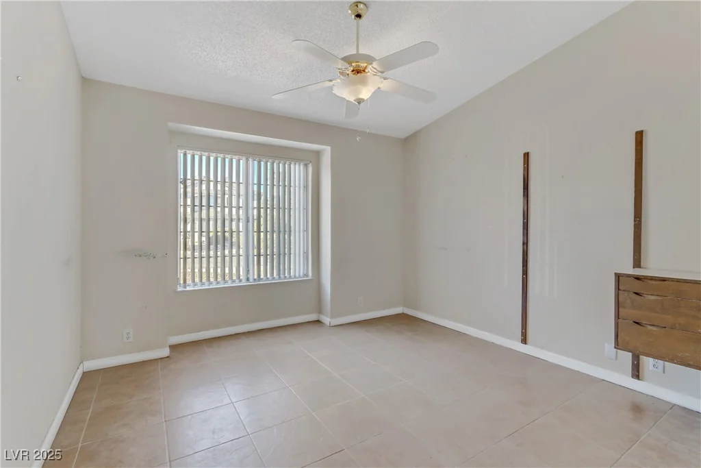 4629 Cattleman, North Las Vegas, NV 89031
