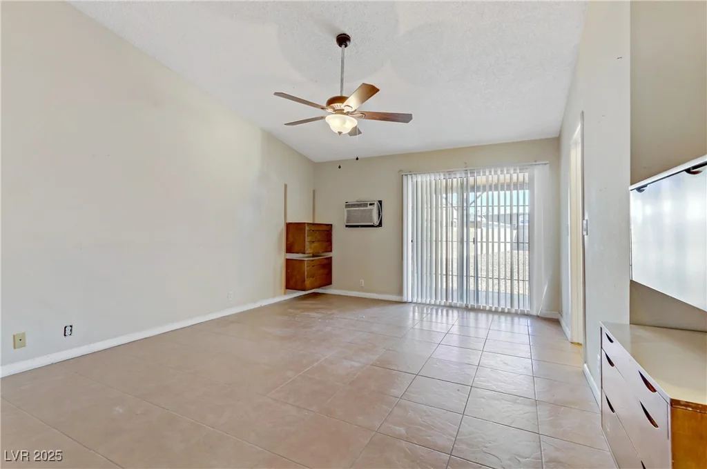 4629 Cattleman, North Las Vegas, NV 89031