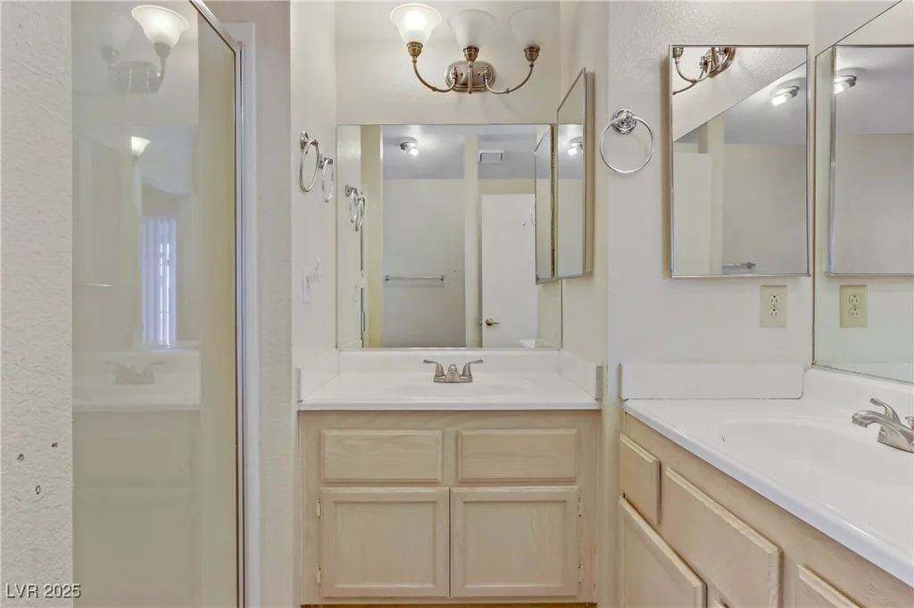 4629 Cattleman, North Las Vegas, NV 89031