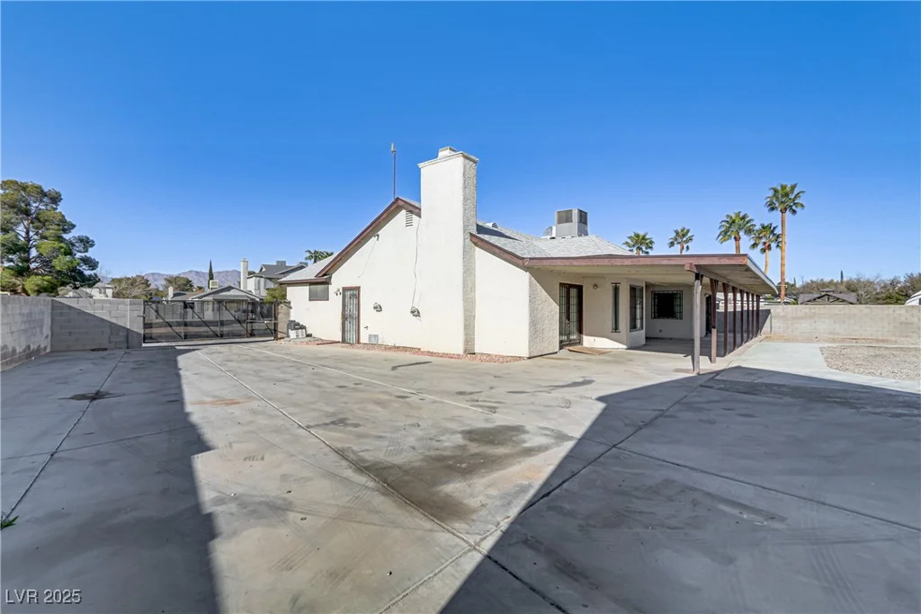 4629 Cattleman, North Las Vegas, NV 89031