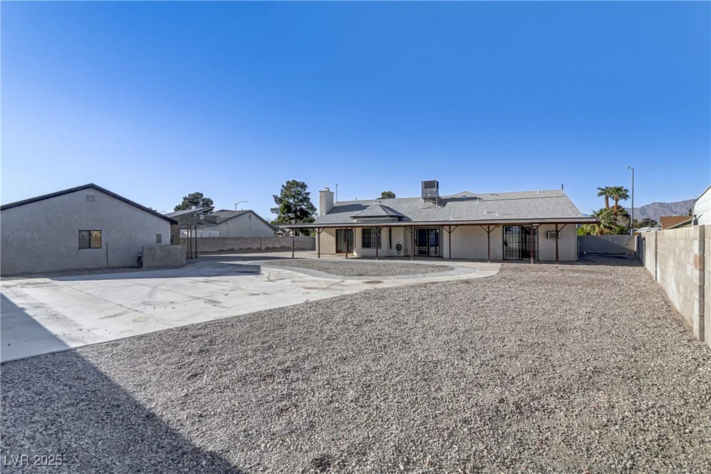4629 Cattleman, North Las Vegas, NV 89031
