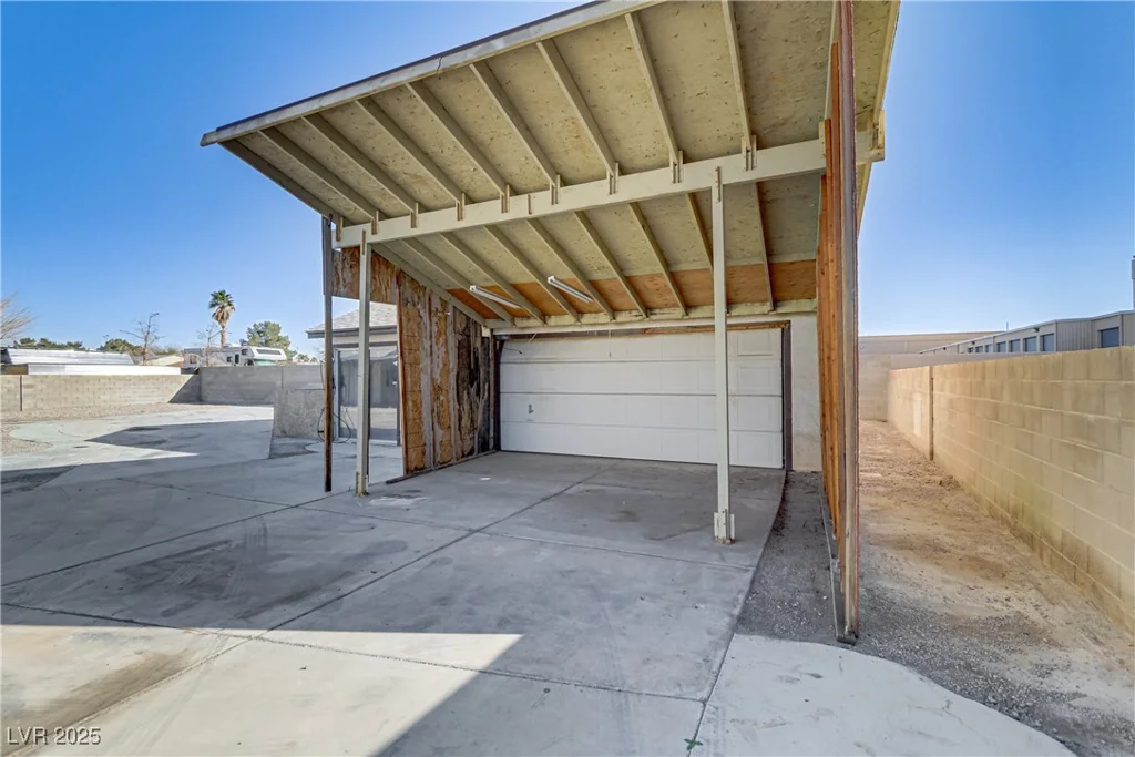 4629 Cattleman, North Las Vegas, NV 89031
