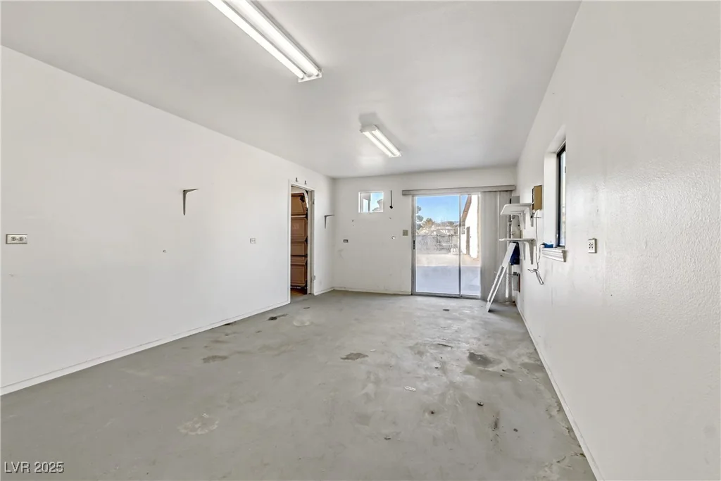 4629 Cattleman, North Las Vegas, NV 89031