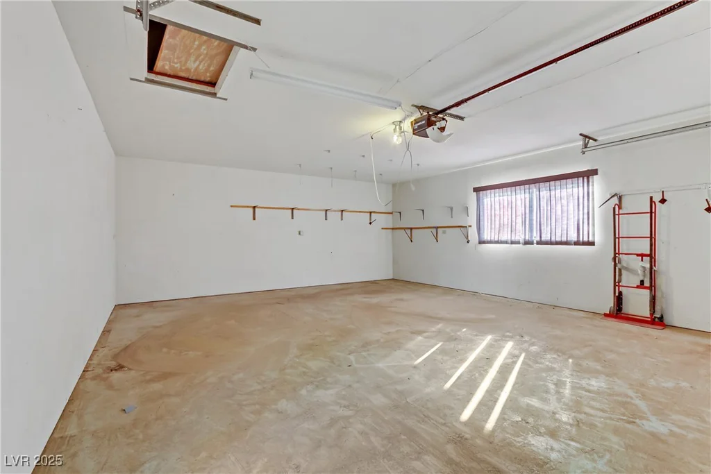 4629 Cattleman, North Las Vegas, NV 89031