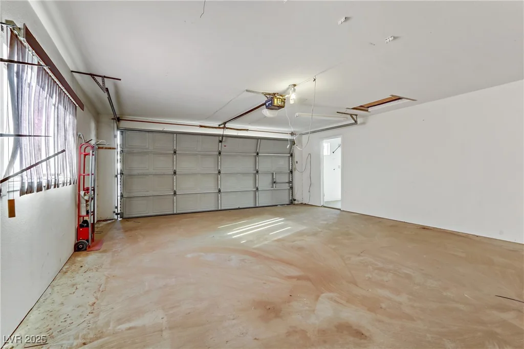 4629 Cattleman, North Las Vegas, NV 89031