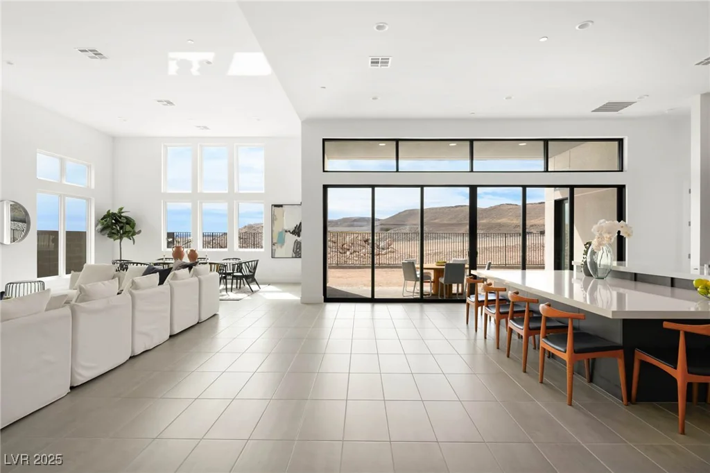 10921 ROSSA PEAK, Las Vegas, NV 89135
