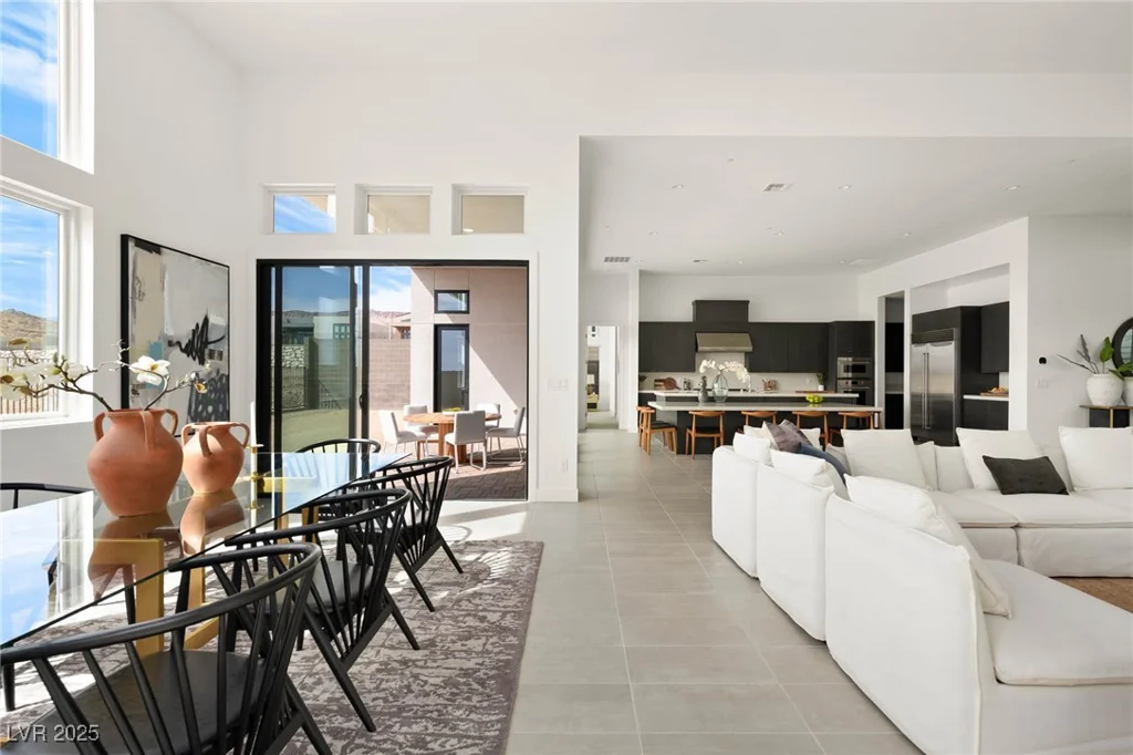 10921 ROSSA PEAK, Las Vegas, NV 89135