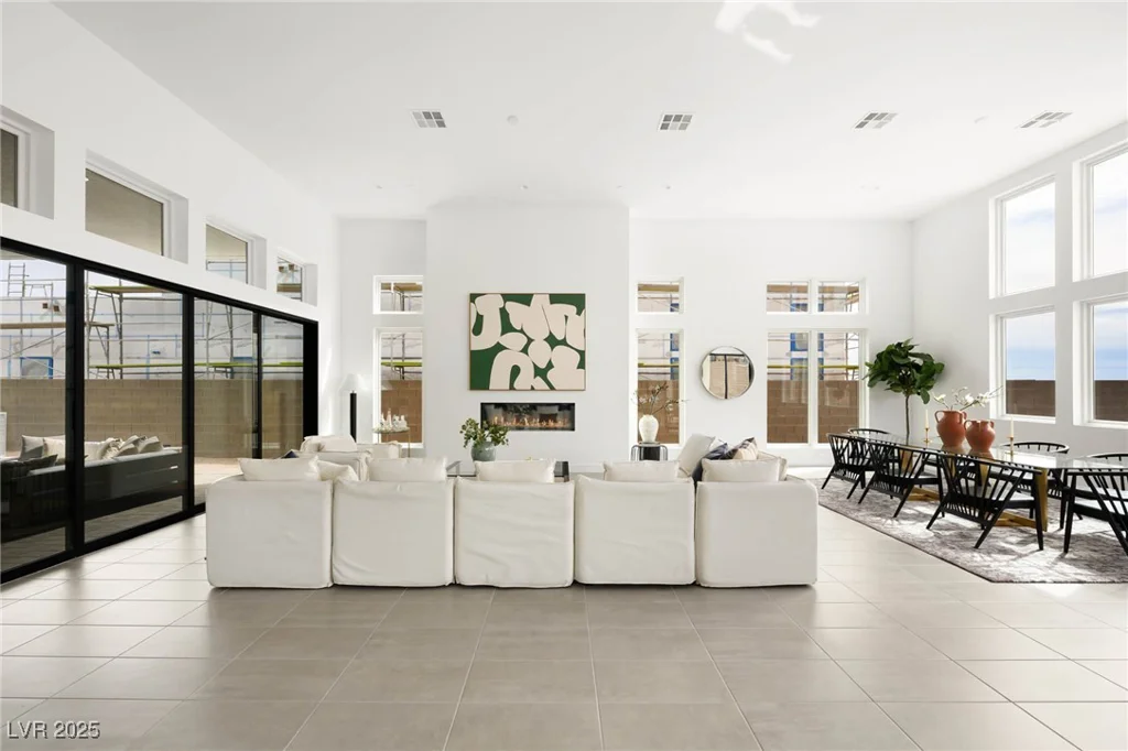10921 ROSSA PEAK, Las Vegas, NV 89135