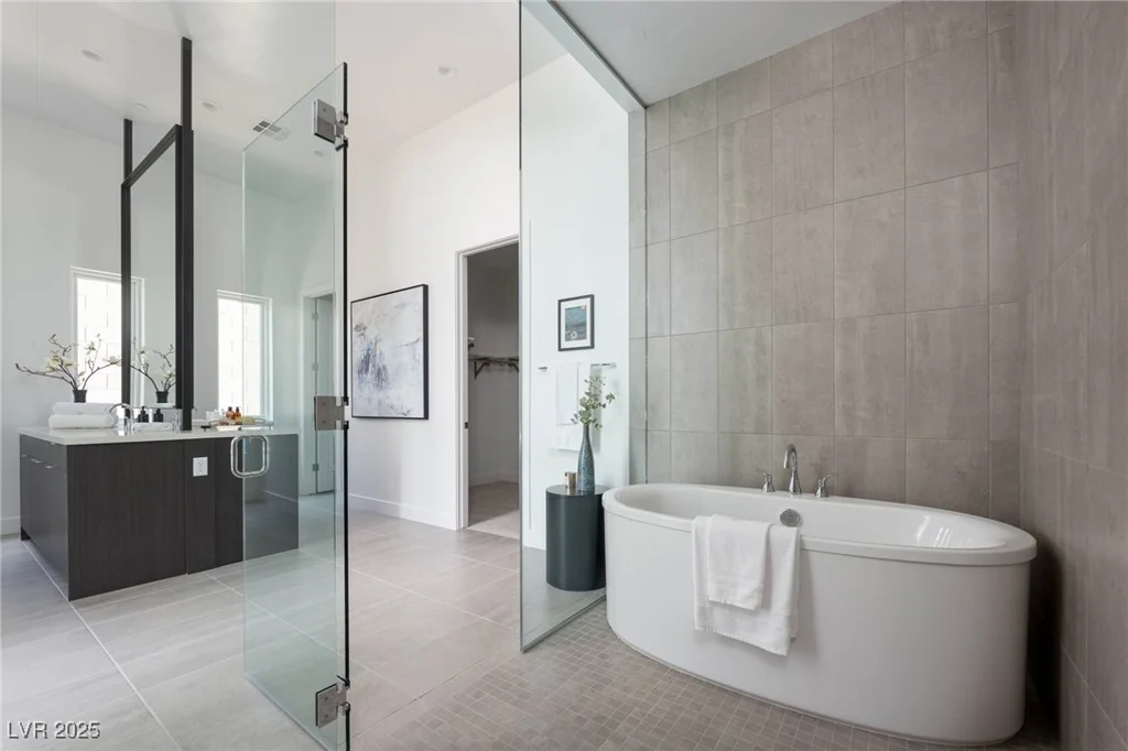 10921 ROSSA PEAK, Las Vegas, NV 89135
